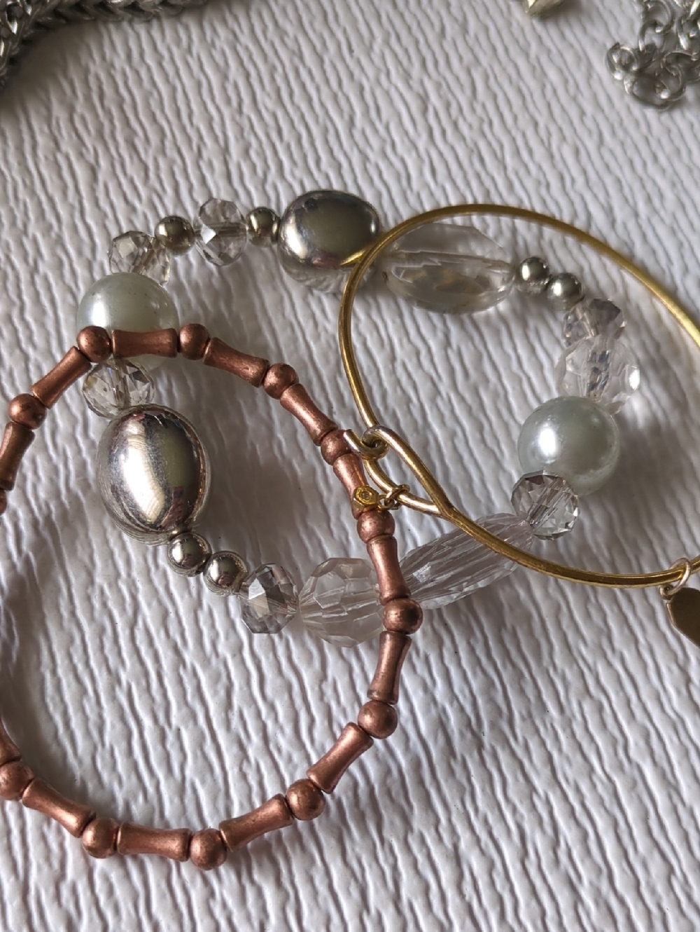 🎂Y12 Lot of More than 15 Bracelets and Bangles - Various Metals and Acrylic - Picture 11 of 14